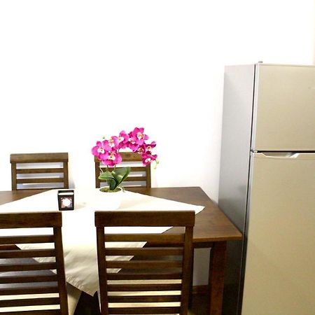 Apartman Sarah Lägenhet Oradea Exteriör bild
