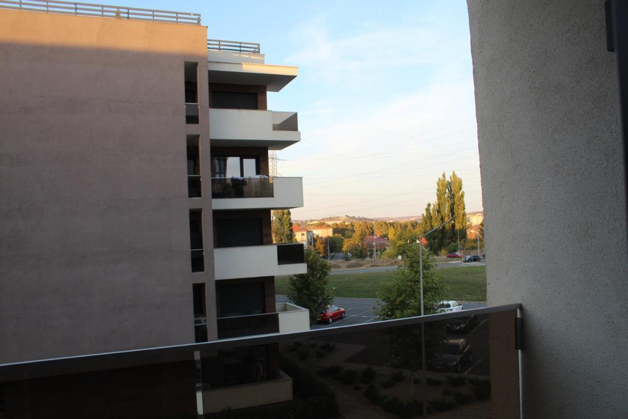 Apartman Sarah Lägenhet Oradea Exteriör bild